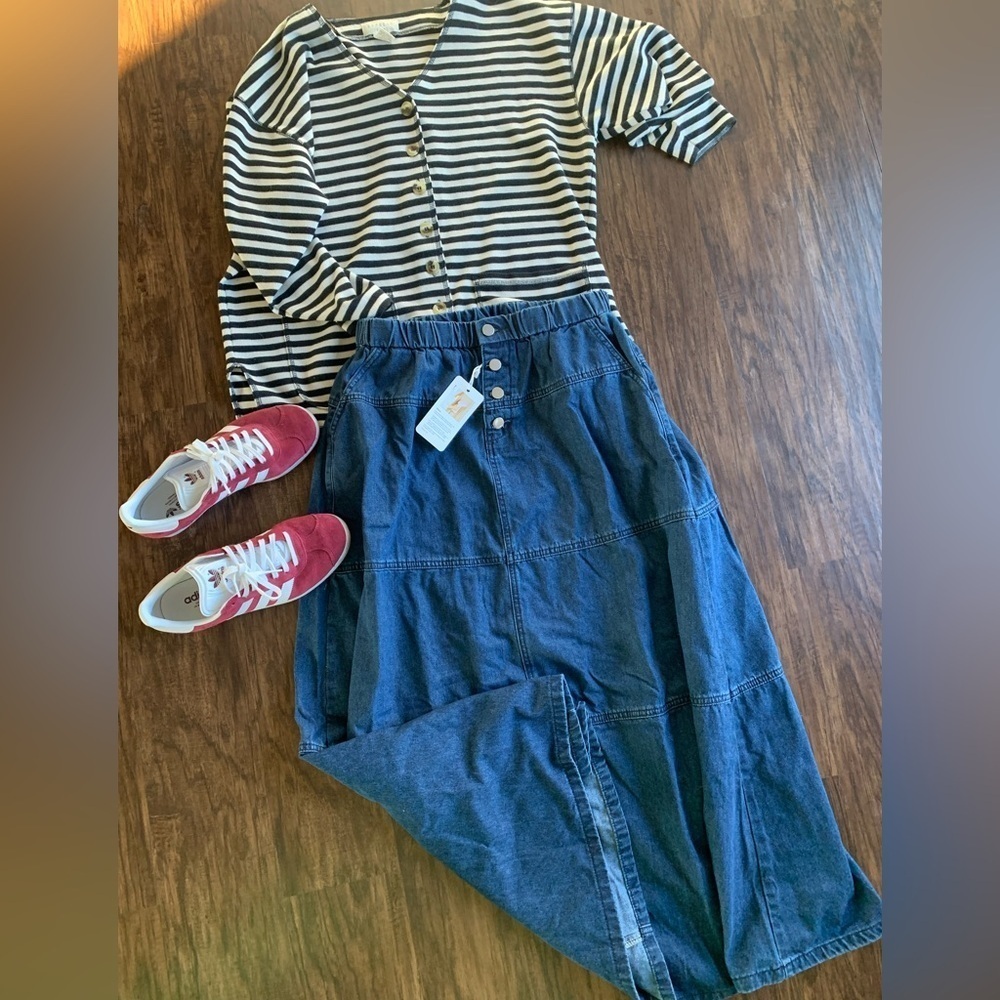 Amazon NWT Denim Skirt size large